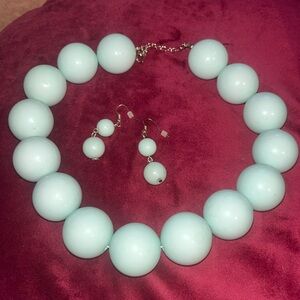 Vintage baby blue bobbles necklace n matching earrings